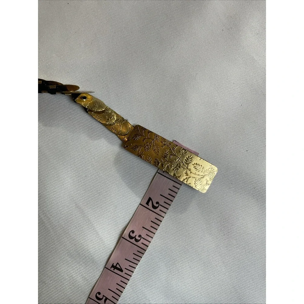 Vintage Stretch Gold Tone Snake Belt Embossed Flowers 70s 80s Statement